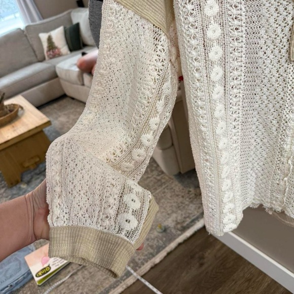 POL Boho Off White Lace Crochet Oversized Pullover Top - Picture 4 of 5